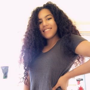 Meet your Posher, Camile